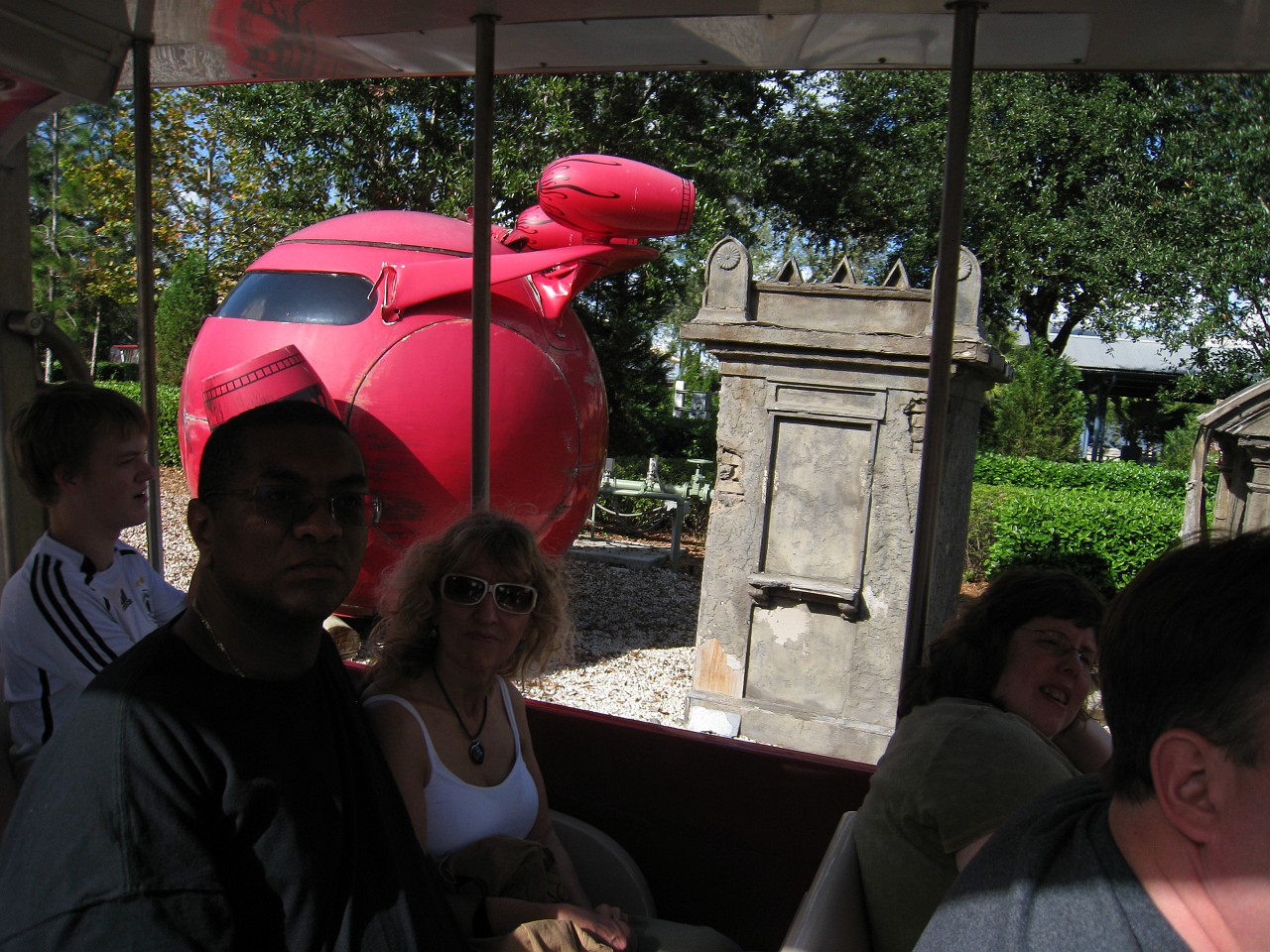 Vacation 2007-12 - Beaches Disney Hotels 0835.jpg - On the 2007-08 Florida vacation we visited beaches from Fort Myers to Sanibel Island sampling local food along the way. Green water and white sugar beaches! Arriving at Disney World we visited several of the theme resorts.